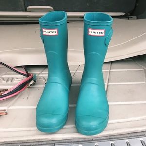 Women’s Short Turquoise Hunters
